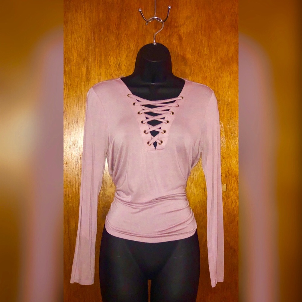 Long-sleeve light pink top